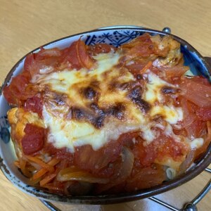 トマト煮チキンのマカロニグラタン